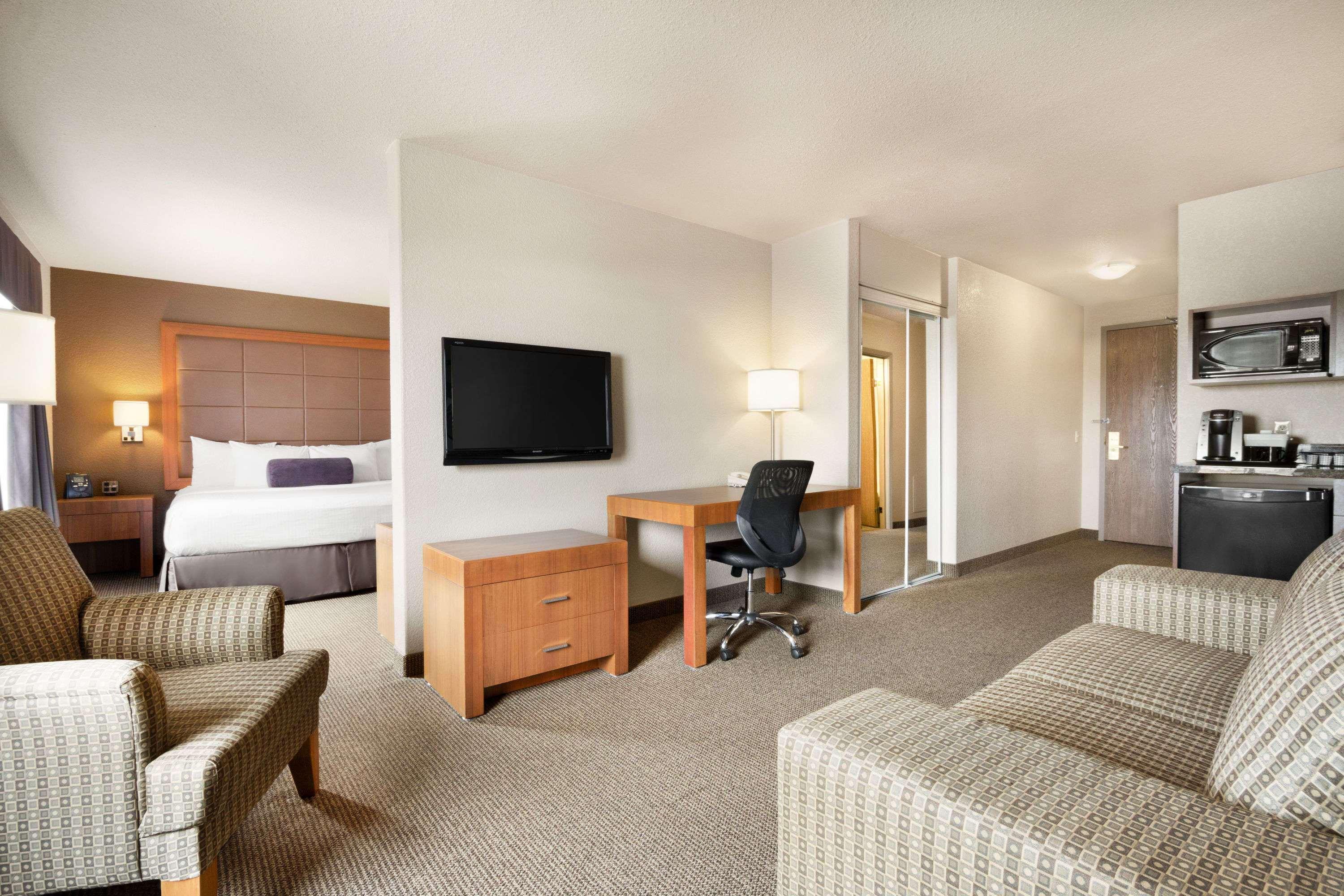 Days Inn By Wyndham Calgary Airport Ngoại thất bức ảnh