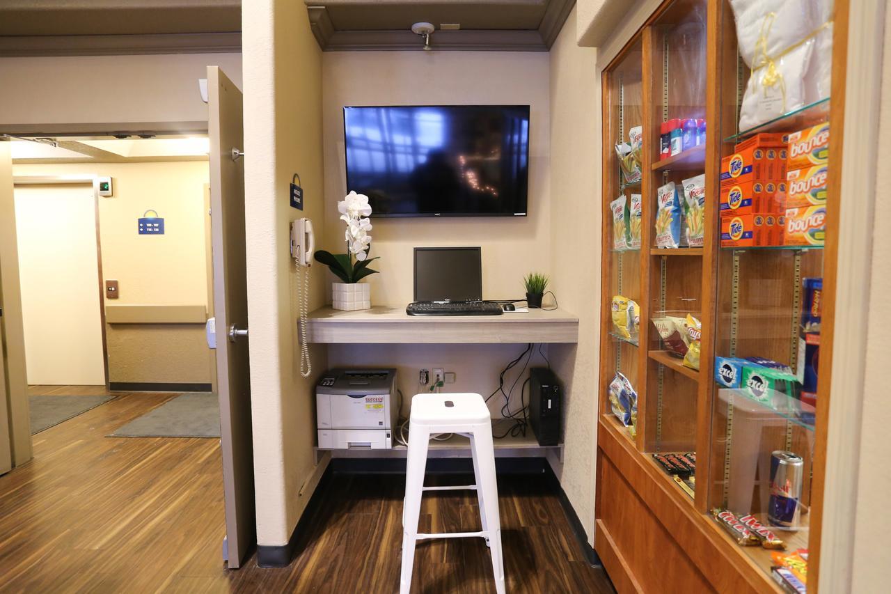 Days Inn By Wyndham Calgary Airport Ngoại thất bức ảnh