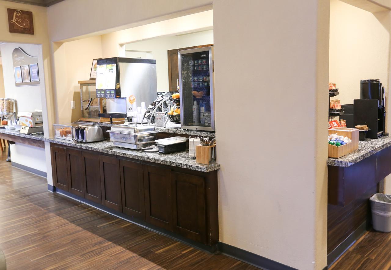 Days Inn By Wyndham Calgary Airport Ngoại thất bức ảnh